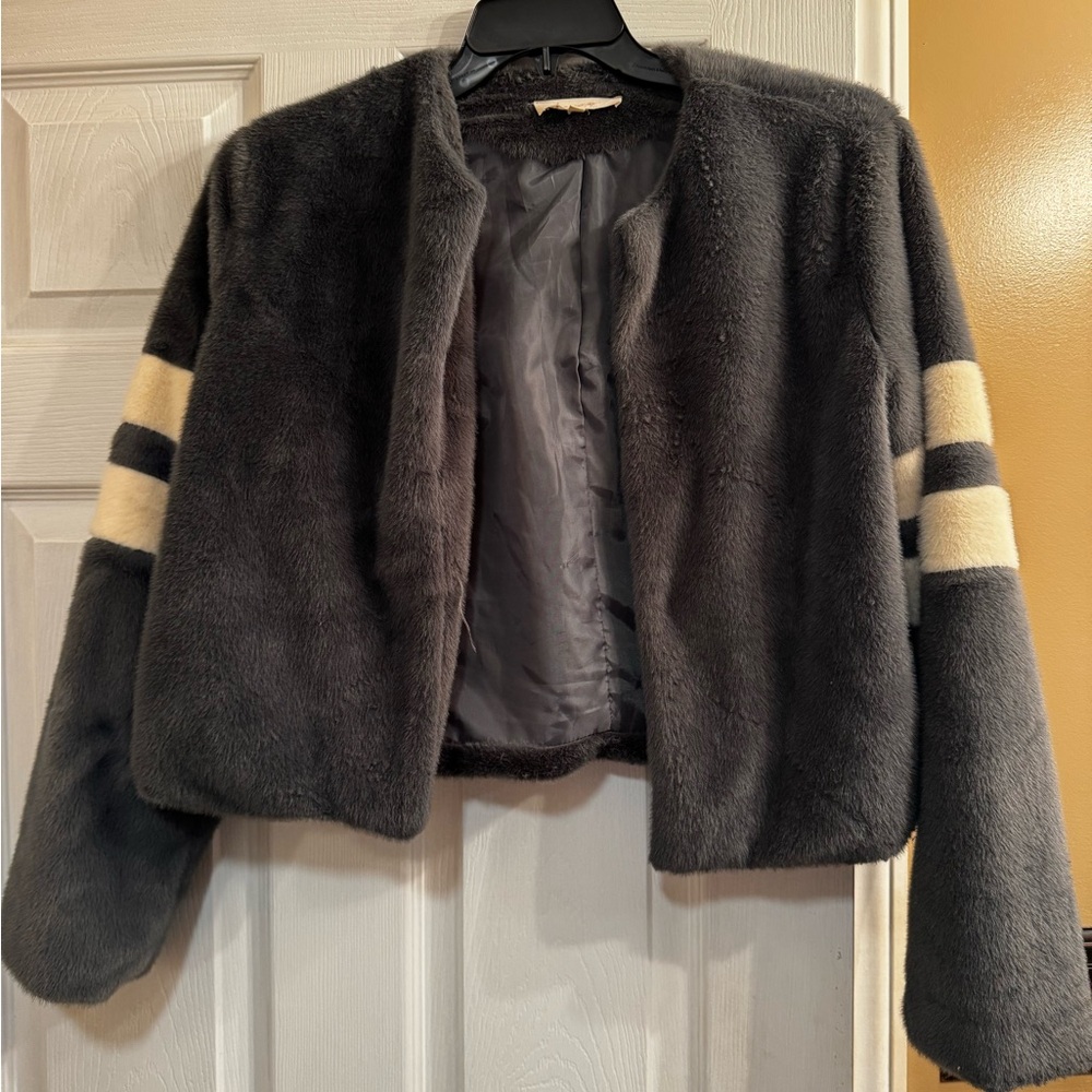 Women's size medium fanco Gray Faux Fur Jacket